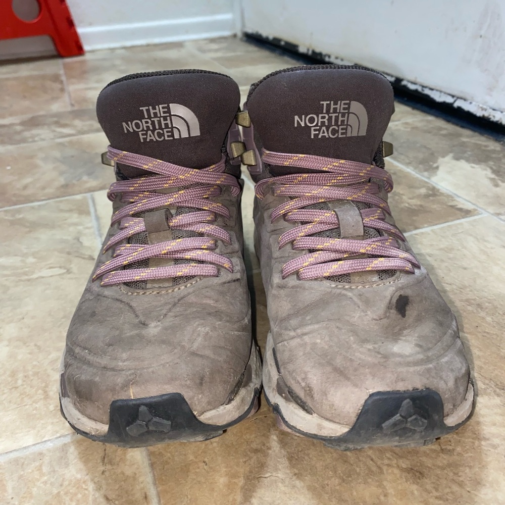 The North Face Vectiv Exploris Mid Futurelight Leather shoe